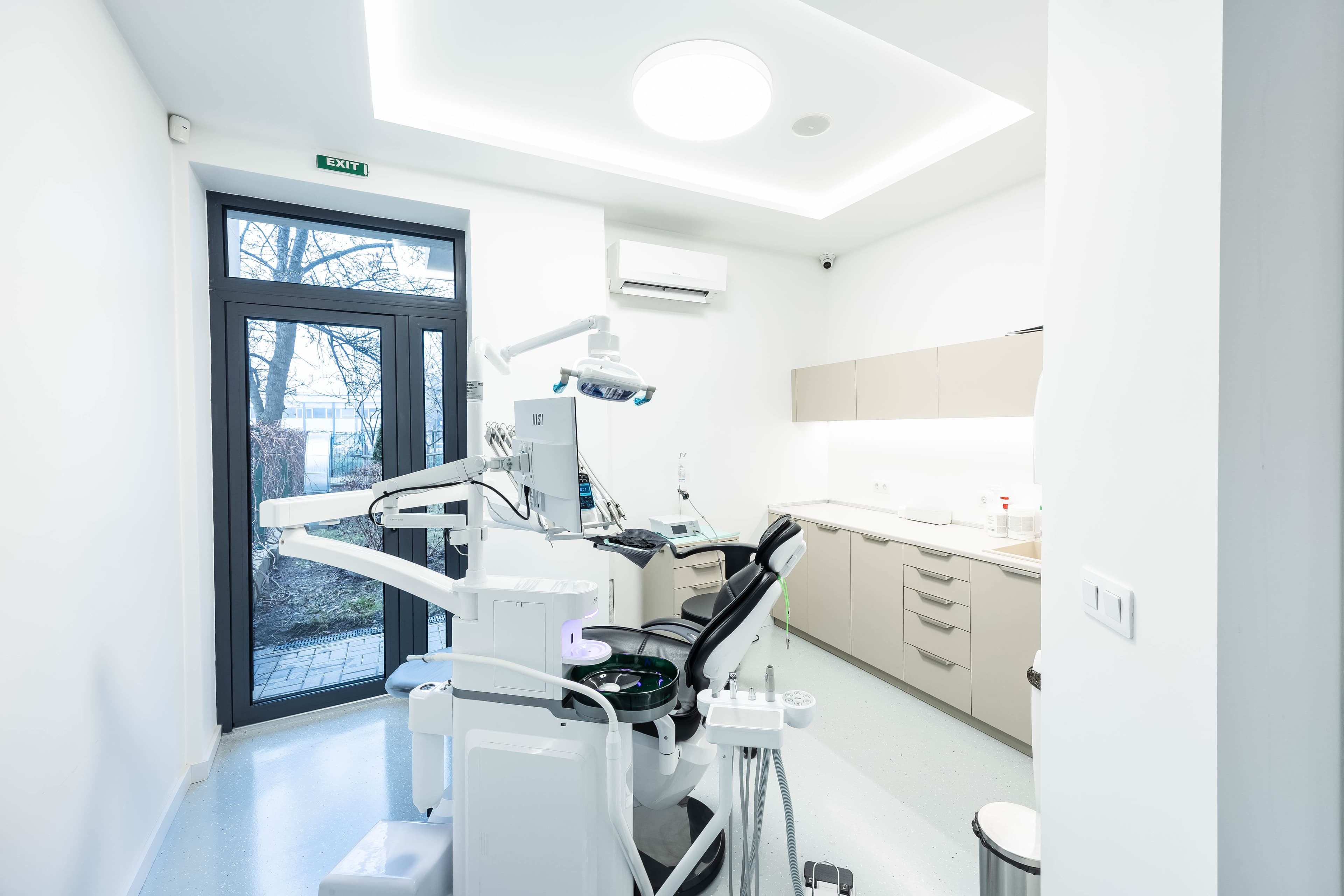 White Clinic Interior 4