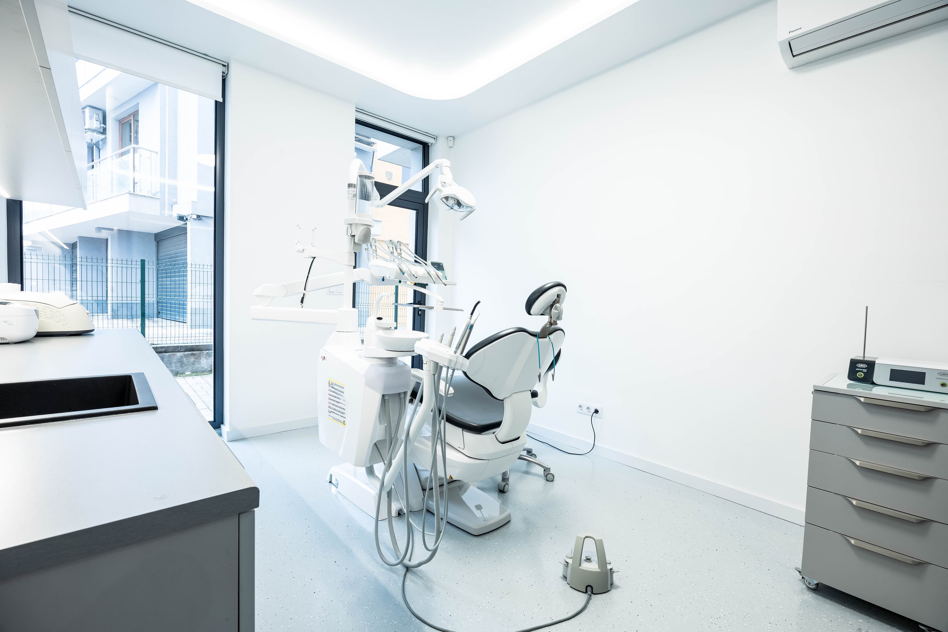 White Clinic Interior 9
